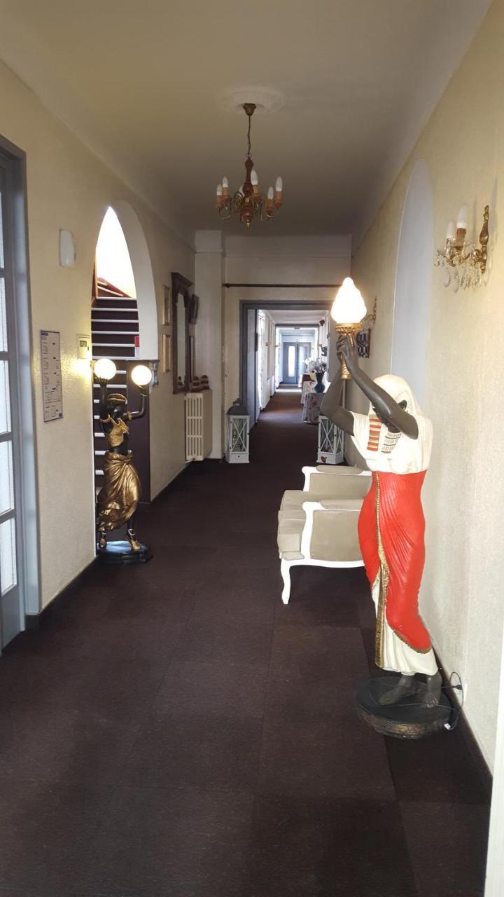 Hotel De La Cloche Sp Reims Exterior photo
